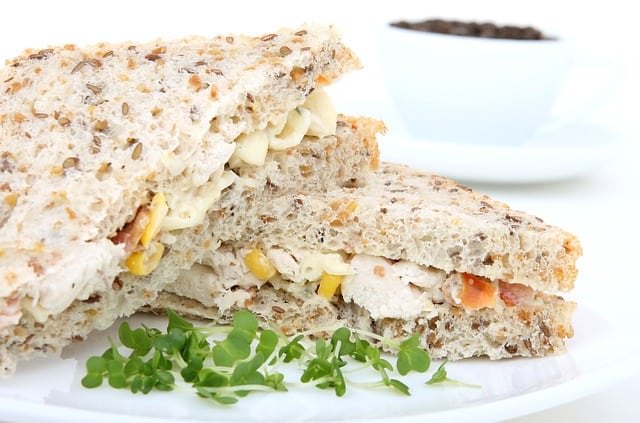 Sandwich with chicken and cheese