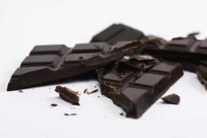 Reasons to eat a piece of dark chocolate every day